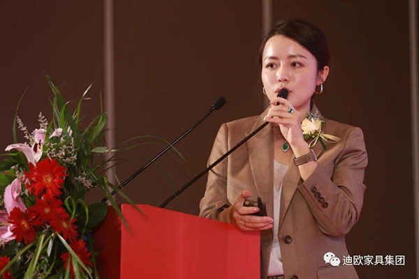 迪歐集團副總裁兼采購中心總監黃雅悠女士分享了迪歐集團采購供應商管理機制 迪歐集團副總裁兼采購中心總監黃雅悠女士分享了迪歐集團采購供應商管理機制